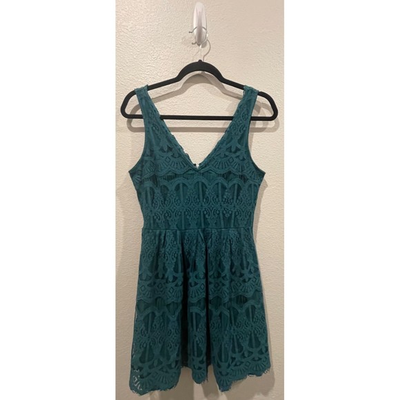 BB DAKOTA Sleeveless Lace Mini Dress - Picture 4 of 4